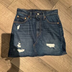 Levis dark denim jean skirt